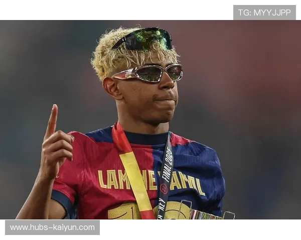 亚马尔低平传球直达门前