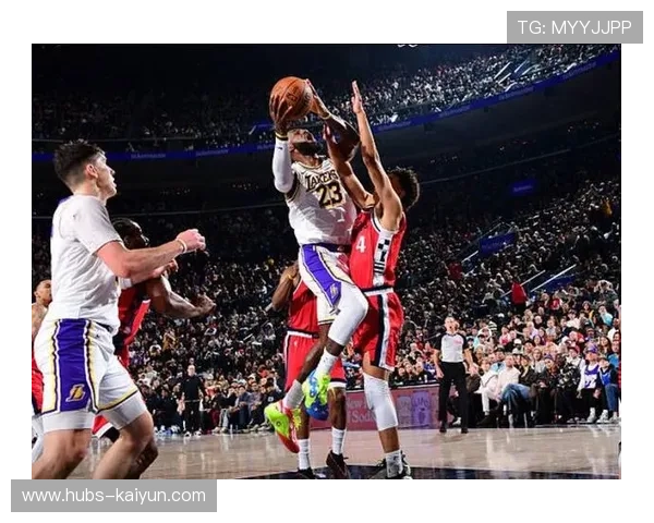 洛杉矶湖人憾负洛杉矶快船，八村塁外线手感回暖，三分命中差距决定胜负
